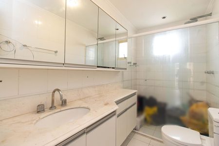 Apartamento à venda com 127m², 3 quartos e 3 vagasBanheiro da Suíte 3