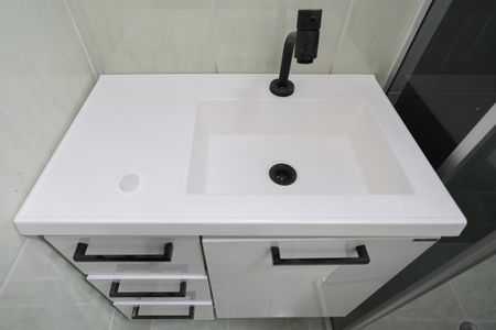 Apartamento à venda com 82m², 2 quartos e 1 vaga Apartamento à venda com 82m², 2 quartos e 1 vagaBanheiro da suíte