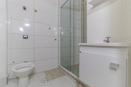 Banheiro de kitnet/studio para alugar com 1 quarto, 28m² em Vila Buarque, São Paulo