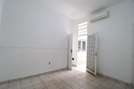 Quarto 1 - Suíte de casa para alugar com 2 quartos, 115m² em Luizote de Freitas, Uberlândia