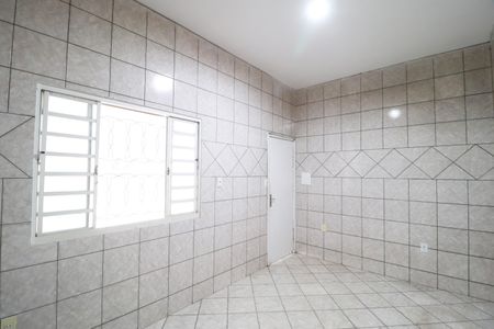 Sala de casa para alugar com 2 quartos, 115m² em Luizote de Freitas, Uberlândia