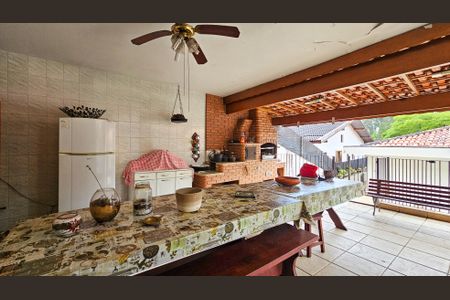 Casa à venda com 450m², 5 quartos e 7 vagasChurrasqueira 