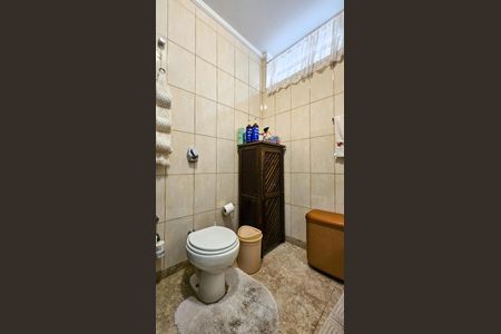 Casa à venda com 450m², 5 quartos e 7 vagasBanheiro 4