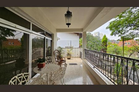 Casa à venda com 450m², 5 quartos e 7 vagasQuintal 