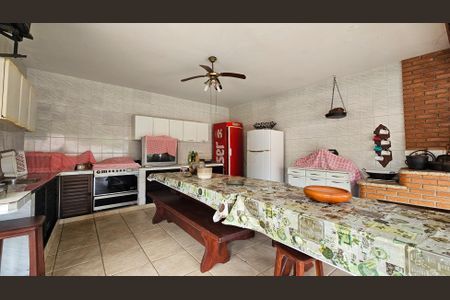 Casa à venda com 450m², 5 quartos e 7 vagasChurrasqueira