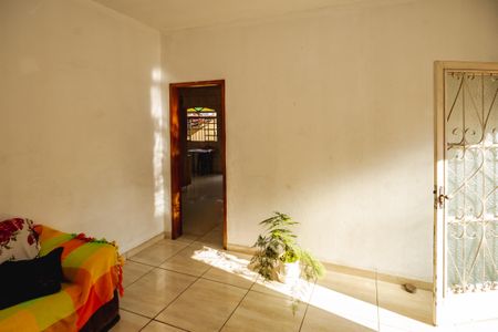 Casa para alugar com 4 quartos, 160m² em Planalto, Belo Horizonte