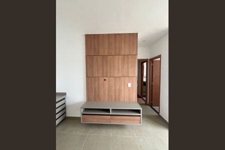 Sala de apartamento para alugar com 2 quartos, 48m² em Shopping Park, Uberlândia