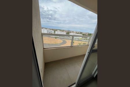 Varanda Sala de apartamento para alugar com 2 quartos, 48m² em Shopping Park, Uberlândia