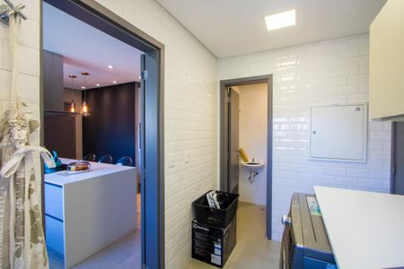 Apartamento à venda com 160m², 3 quartos e 3 vagas Apartamento à venda com 160m², 3 quartos e 3 vagasÁrea de serviço