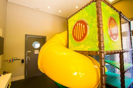 Apartamento à venda com 160m², 3 quartos e 3 vagas Apartamento à venda com 160m², 3 quartos e 3 vagasÁrea comum - Brinquedoteca