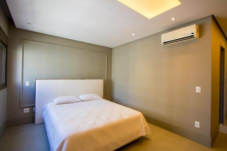 Apartamento à venda com 160m², 3 quartos e 3 vagas Apartamento à venda com 160m², 3 quartos e 3 vagasQuarto 1 - Suíte