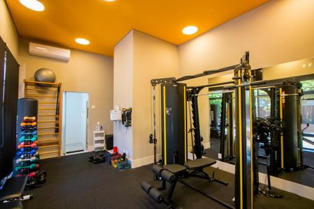 Apartamento à venda com 160m², 3 quartos e 3 vagas Apartamento à venda com 160m², 3 quartos e 3 vagasÁrea comum - Academia