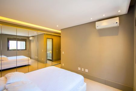 Apartamento à venda com 160m², 3 quartos e 3 vagas Apartamento à venda com 160m², 3 quartos e 3 vagasQuarto 2 - Suíte