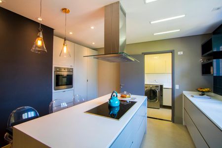 Apartamento à venda com 160m², 3 quartos e 3 vagas Apartamento à venda com 160m², 3 quartos e 3 vagasCozinha