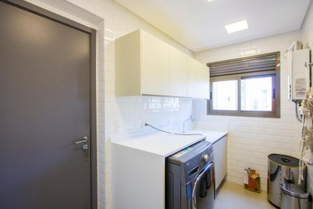 Apartamento à venda com 160m², 3 quartos e 3 vagas Apartamento à venda com 160m², 3 quartos e 3 vagasÁrea de serviço