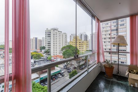 Varanda  de apartamento para alugar com 4 quartos, 208m² em Indianópolis, São Paulo