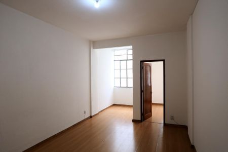 Sala de apartamento para alugar com 2 quartos, 82m² em Centro, Belo Horizonte