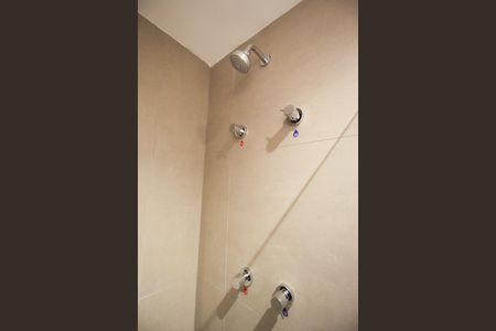 Banheiro de kitnet/studio à venda com 1 quarto, 24m² em Indianópolis, São Paulo