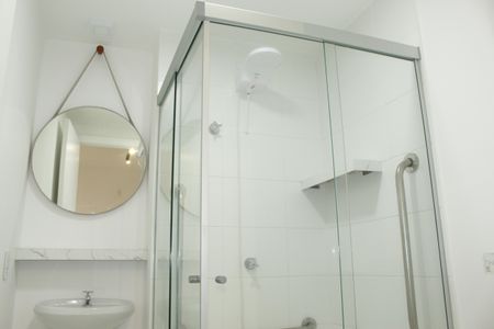 Banheiro de kitnet/studio para alugar com 1 quarto, 25m² em Campos Elíseos, São Paulo