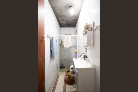 Casa para alugar com 60m², 2 quartos e 2 vagasBanheiro Social