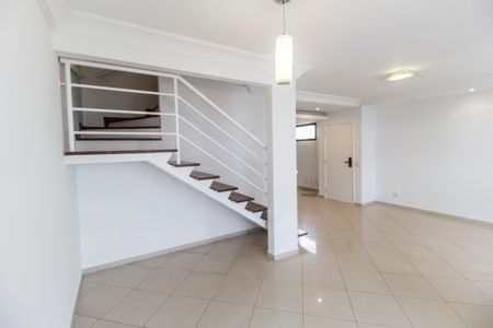 Casa de condomínio para alugar com 163m², 1 quarto e 2 vagas Casa de condomínio para alugar com 163m², 1 quarto e 2 vagasSala