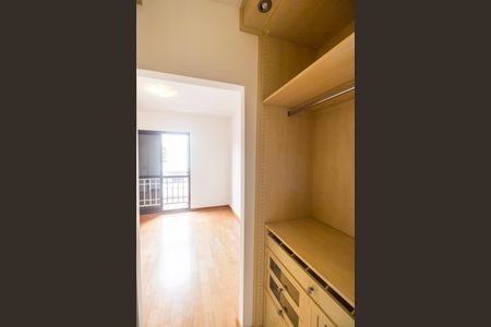 Casa de condomínio para alugar com 163m², 1 quarto e 2 vagas Casa de condomínio para alugar com 163m², 1 quarto e 2 vagasCloset da Suíte