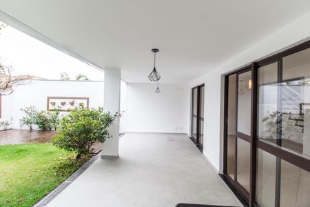 Casa de condomínio para alugar com 163m², 1 quarto e 2 vagas Casa de condomínio para alugar com 163m², 1 quarto e 2 vagasÁrea Externa