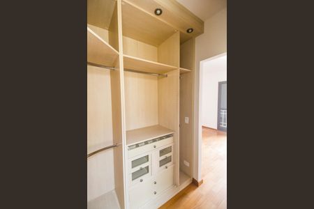 Casa de condomínio para alugar com 163m², 1 quarto e 2 vagas Casa de condomínio para alugar com 163m², 1 quarto e 2 vagasCloset da Suíte