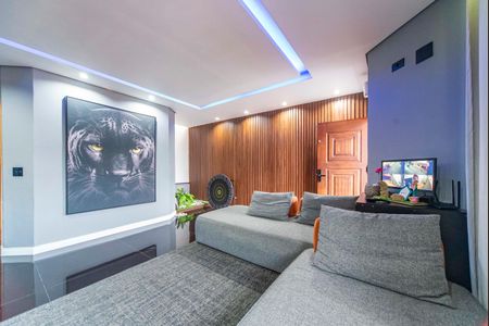 Casa à venda com 182m², 3 quartos e 2 vagas Casa à venda com 182m², 3 quartos e 2 vagasSala