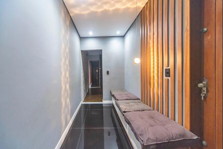 Casa à venda com 182m², 3 quartos e 2 vagas Casa à venda com 182m², 3 quartos e 2 vagasHall