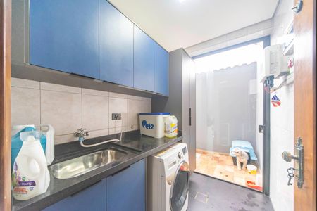 Casa à venda com 182m², 3 quartos e 2 vagas Casa à venda com 182m², 3 quartos e 2 vagasÁrea de Serviço