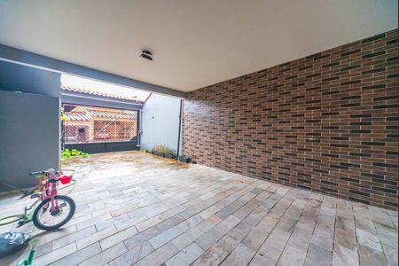 Casa à venda com 182m², 3 quartos e 2 vagas Casa à venda com 182m², 3 quartos e 2 vagasGaragem