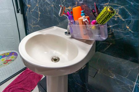 Casa à venda com 182m², 3 quartos e 2 vagas Casa à venda com 182m², 3 quartos e 2 vagasBanheiro