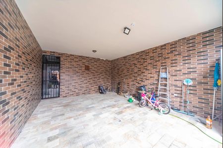 Casa à venda com 182m², 3 quartos e 2 vagas Casa à venda com 182m², 3 quartos e 2 vagasGaragem