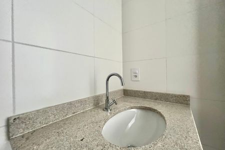 Banheiro de kitnet/studio para alugar com 1 quarto, 30m² em Vila Santa Catarina, São Paulo