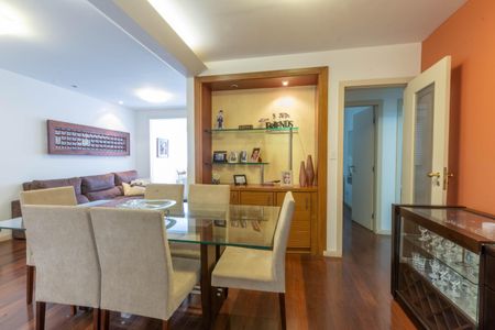 Apartamento para alugar com 118m², 3 quartos e 2 vagasSala