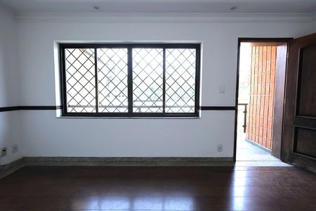 Casa à venda com 160m², 3 quartos e 2 vagasSala