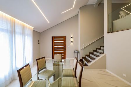 Casa para alugar com 5 quartos, 550m² em Vila Pirajussara, São Paulo