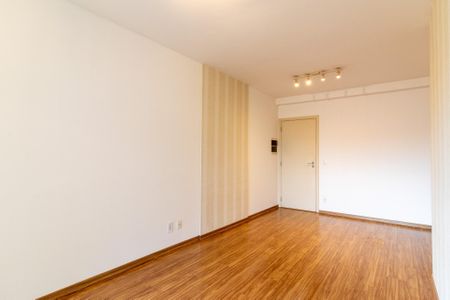 Sala de apartamento para alugar com 2 quartos, 64m² em Cambuí, Campinas