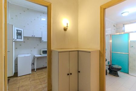 Corredor de apartamento para alugar com 1 quarto, 62m² em República, São Paulo