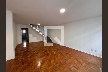 Casa para alugar com 3 quartos, 217m² em Mirandópolis, São Paulo