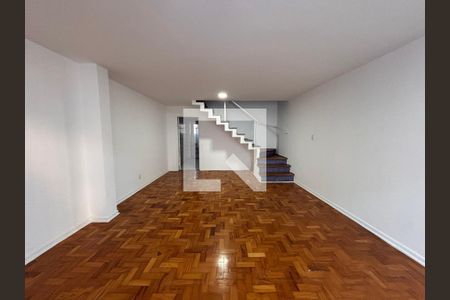 Casa para alugar com 3 quartos, 217m² em Mirandópolis, São Paulo