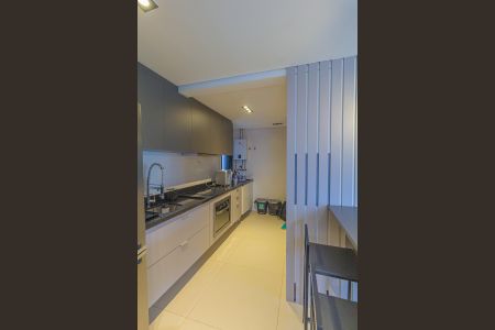Apartamento à venda com 104m², 2 quartos e 2 vagas Apartamento à venda com 104m², 2 quartos e 2 vagasCozinha