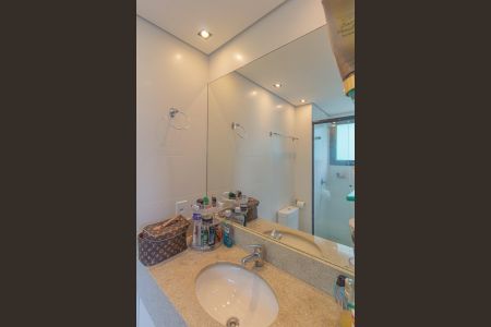 Apartamento à venda com 104m², 2 quartos e 2 vagas Apartamento à venda com 104m², 2 quartos e 2 vagasBanheiro da Suíte 1