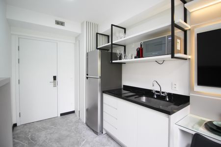 Cozinha de apartamento para alugar com 1 quarto, 21m² em Indianópolis, São Paulo