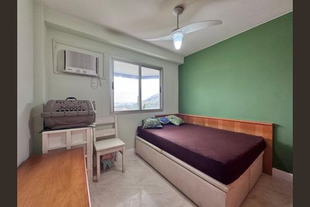 Apartamento à venda com 75m², 2 quartos e 2 vagas Apartamento à venda com 75m², 2 quartos e 2 vagasQuarto