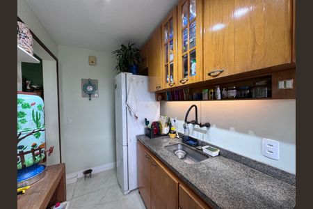 Apartamento à venda com 75m², 2 quartos e 2 vagas Apartamento à venda com 75m², 2 quartos e 2 vagasCozinha e Área de Serviço