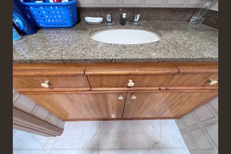 Apartamento à venda com 75m², 2 quartos e 2 vagas Apartamento à venda com 75m², 2 quartos e 2 vagasSuíte - Banheiro