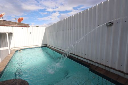 Casa à venda com 312m², 3 quartos e 3 vagasPiscina