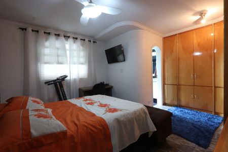 Casa à venda com 312m², 3 quartos e 3 vagasSuíte